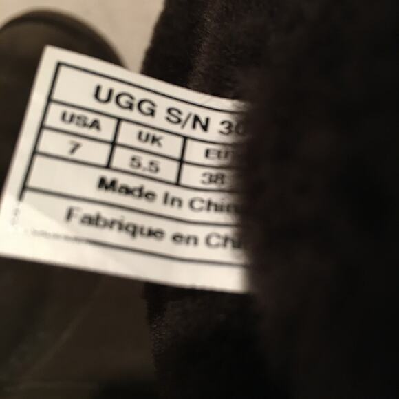 UGG Bailey Button Classic Tall Boots 1873 Button Black Triplet Size 7 Uggs - Picture 13 of 15